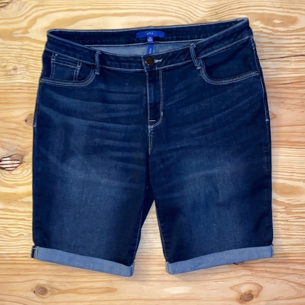 Barely Worn Apt 9 Bermuda Shorts Size 14 - image 1